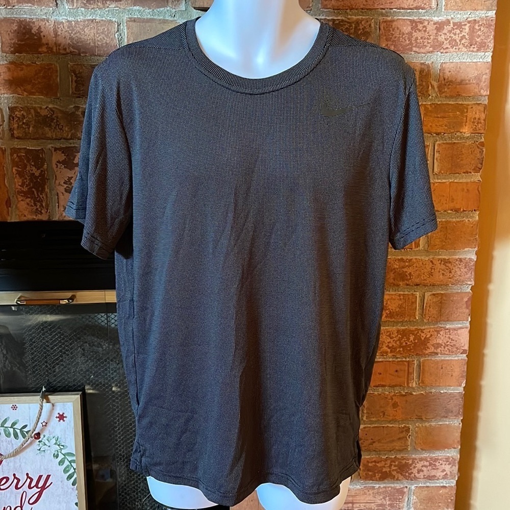 Nike Dri Fit Gray Short Sleeve Shirt